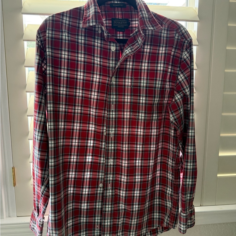 Pendleton Bridgeport Red and White Plaid Casual Button Down Shirt Medium